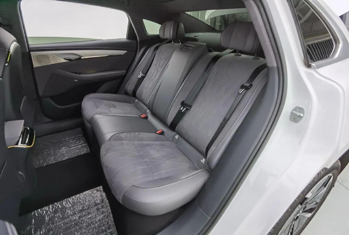 2023 Voyah ZhuiGuang BEV 82.11KWH,autocango,china used car exporter,china ev exporter,chinese used car exporter,chinese used ev exporter