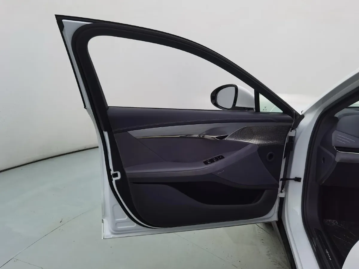 2023 Voyah ZhuiGuang BEV 82.11KWH,autocango,china used car exporter,china ev exporter,chinese used car exporter,chinese used ev exporter