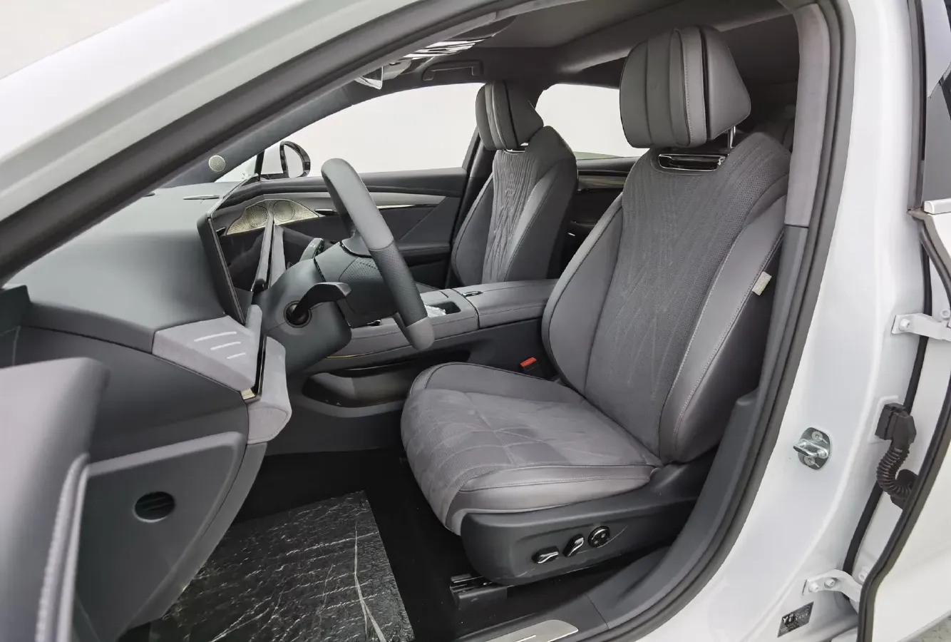 2023 Voyah ZhuiGuang BEV 82.11KWH,autocango,china used car exporter,china ev exporter,chinese used car exporter,chinese used ev exporter