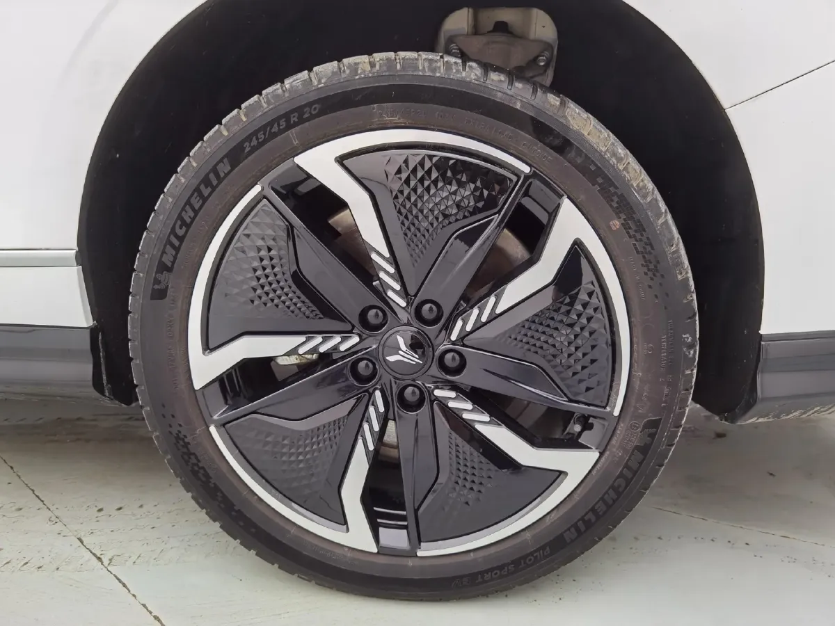 2023 Voyah ZhuiGuang BEV 82.11KWH,autocango,china used car exporter,china ev exporter,chinese used car exporter,chinese used ev exporter