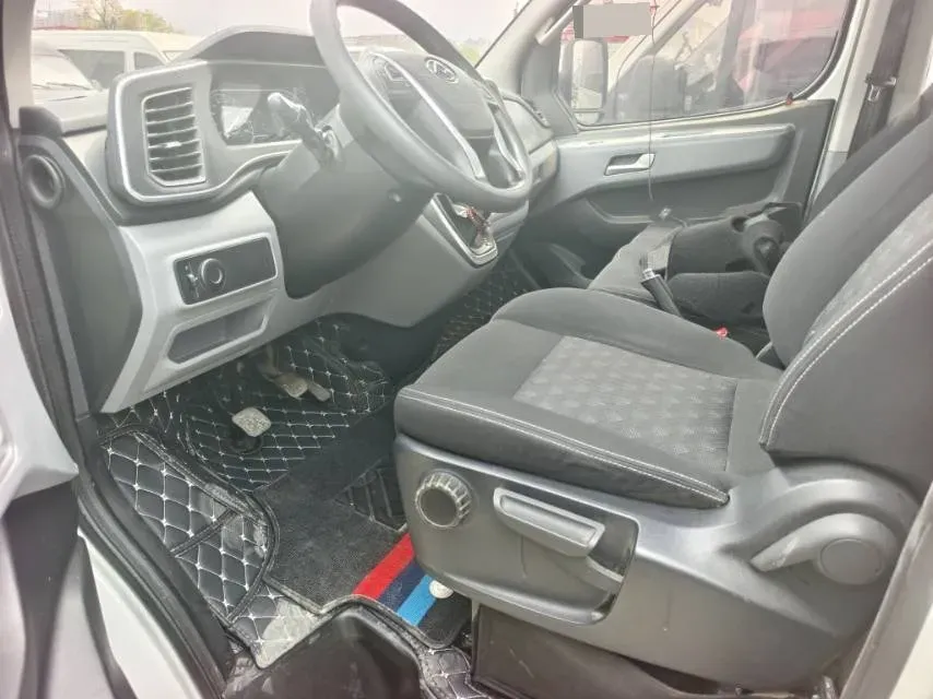 2021 MAXUS XinTu V80 2.0T 139HP L4 6MT,autocango,china used car exporter,china ev exporter,chinese used car exporter,chinese used ev exporter