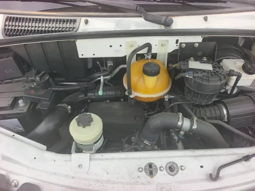 2021 MAXUS XinTu V80 2.0T 139HP L4 6MT,autocango,china used car exporter,china ev exporter,chinese used car exporter,chinese used ev exporter