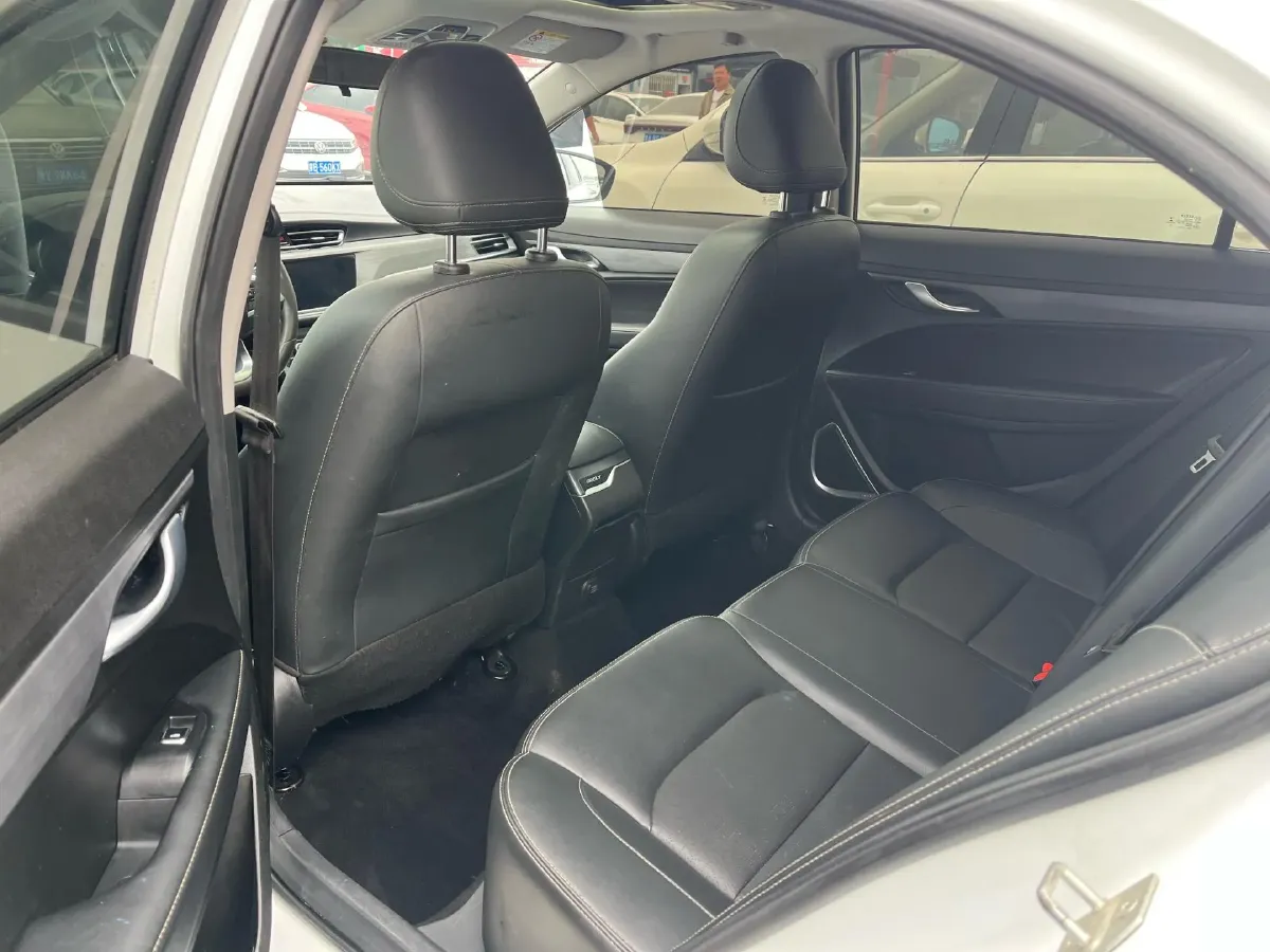 2021 BaoJun 530 1.5T 147HP L4 CVT,autocango,china used car exporter,china ev exporter,chinese used car exporter,chinese used ev exporter