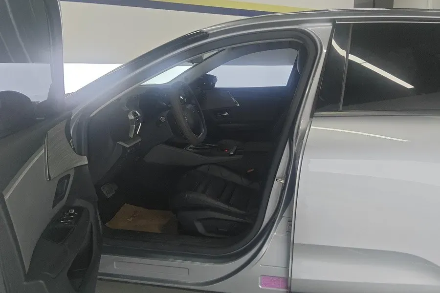 2022 Citroen C5 X 1.6T 175HP L4 8AT,autocango,china used car exporter,china ev exporter,chinese used car exporter,chinese used ev exporter