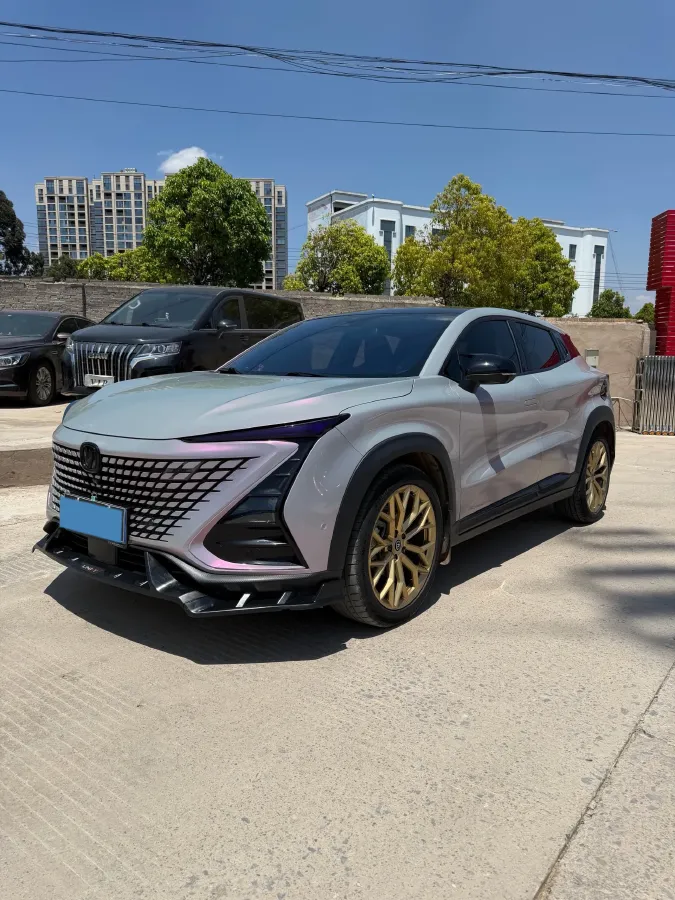 2022 ChangAn UNI-T 1.5T 188HP L4 7DCT,autocango,china used car exporter,china ev exporter,chinese used car exporter,chinese used ev exporter