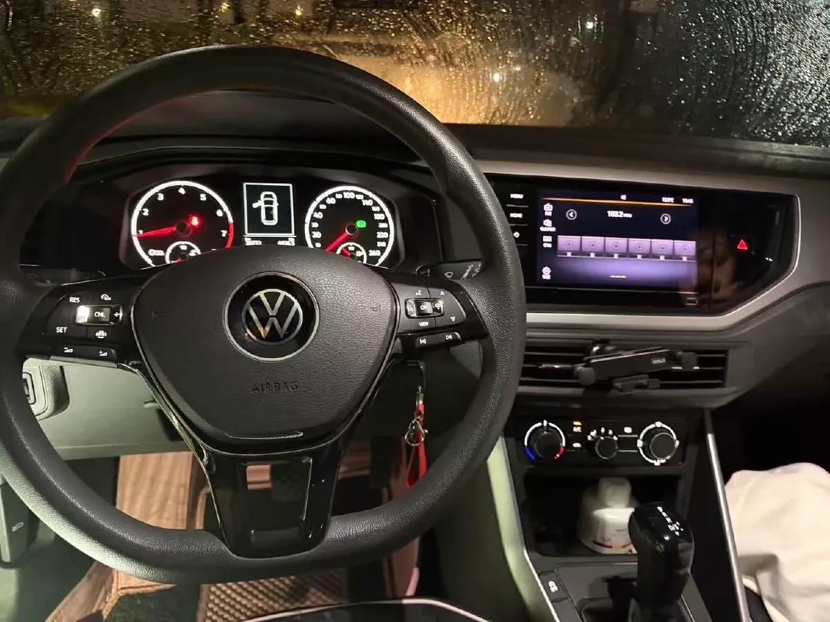 2023 Volkswagen Polo 1.5L 113HP L4 6AT,autocango,china used car exporter,china ev exporter,chinese used car exporter,chinese used ev exporter