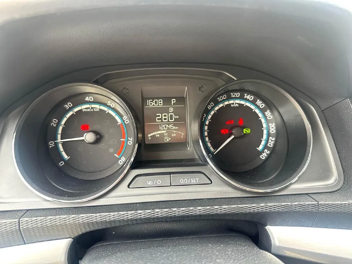 2022 Skoda Kamiq 1.5L 112HP L4 6AT,autocango,china used car exporter,china ev exporter,chinese used car exporter,chinese used ev exporter