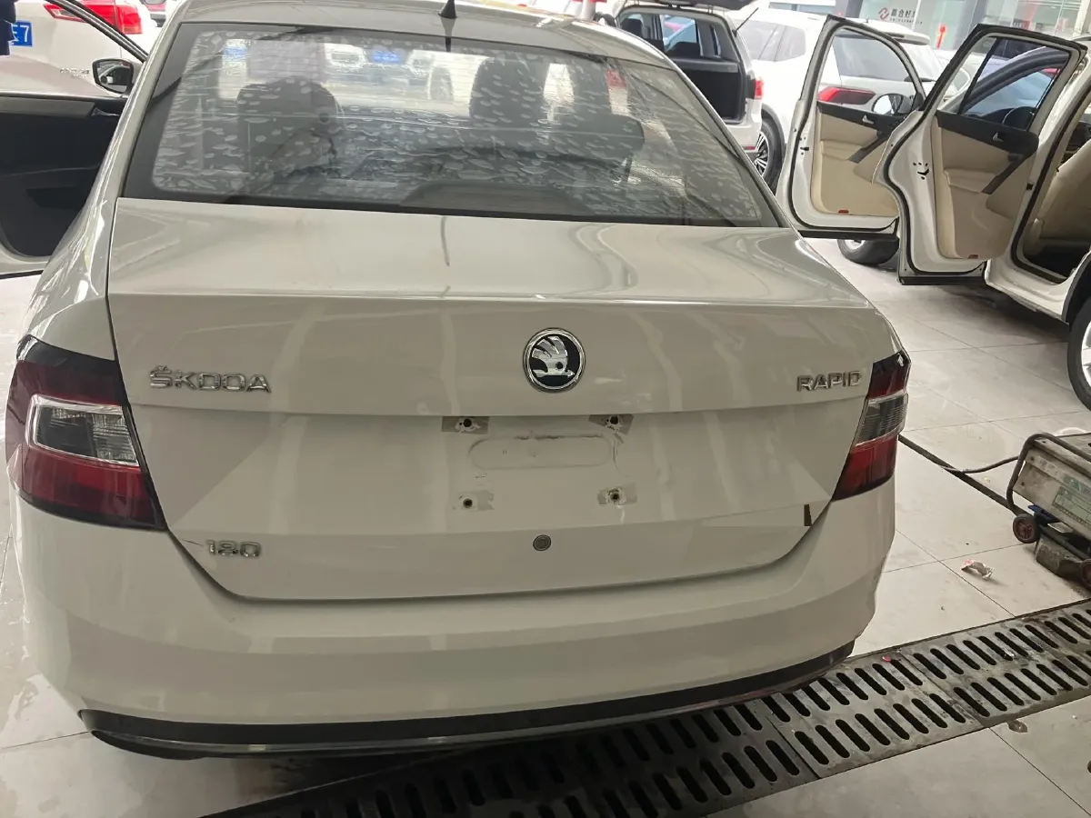 2018 Skoda Rapid 1.4L 90HP L4 5MT,autocango,china used car exporter,china ev exporter,chinese used car exporter,chinese used ev exporter