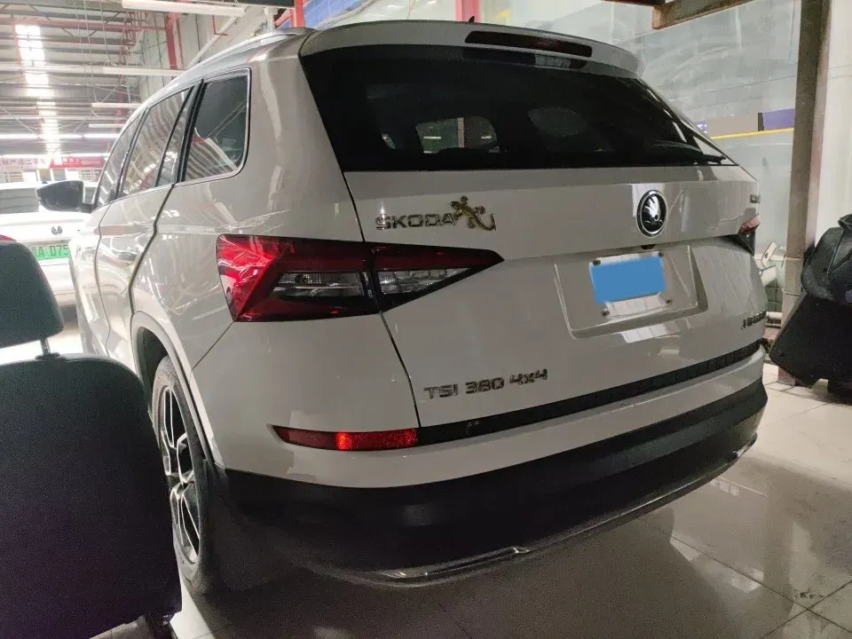 2018 Skoda Kodiak 2.0T 220HP L4 7DCT,autocango,china used car exporter,china ev exporter,chinese used car exporter,chinese used ev exporter