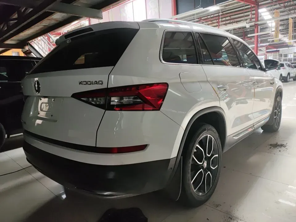 2018 Skoda Kodiak 2.0T 220HP L4 7DCT,autocango,china used car exporter,china ev exporter,chinese used car exporter,chinese used ev exporter