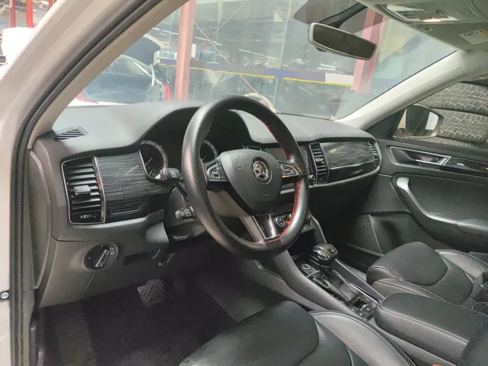 2018 Skoda Kodiak 2.0T 220HP L4 7DCT,autocango,china used car exporter,china ev exporter,chinese used car exporter,chinese used ev exporter