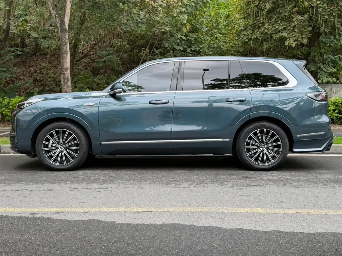 2025 Volkswagen Tiguan L 2.0T 220HP L4 7DCT,autocango,china used car exporter,china ev exporter,chinese used car exporter,chinese used ev exporter