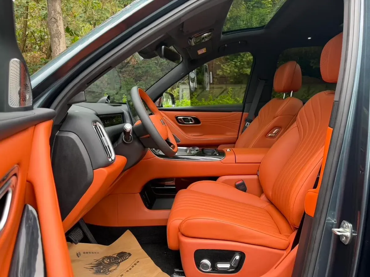 2025 Volkswagen Tiguan L 2.0T 220HP L4 7DCT,autocango,china used car exporter,china ev exporter,chinese used car exporter,chinese used ev exporter