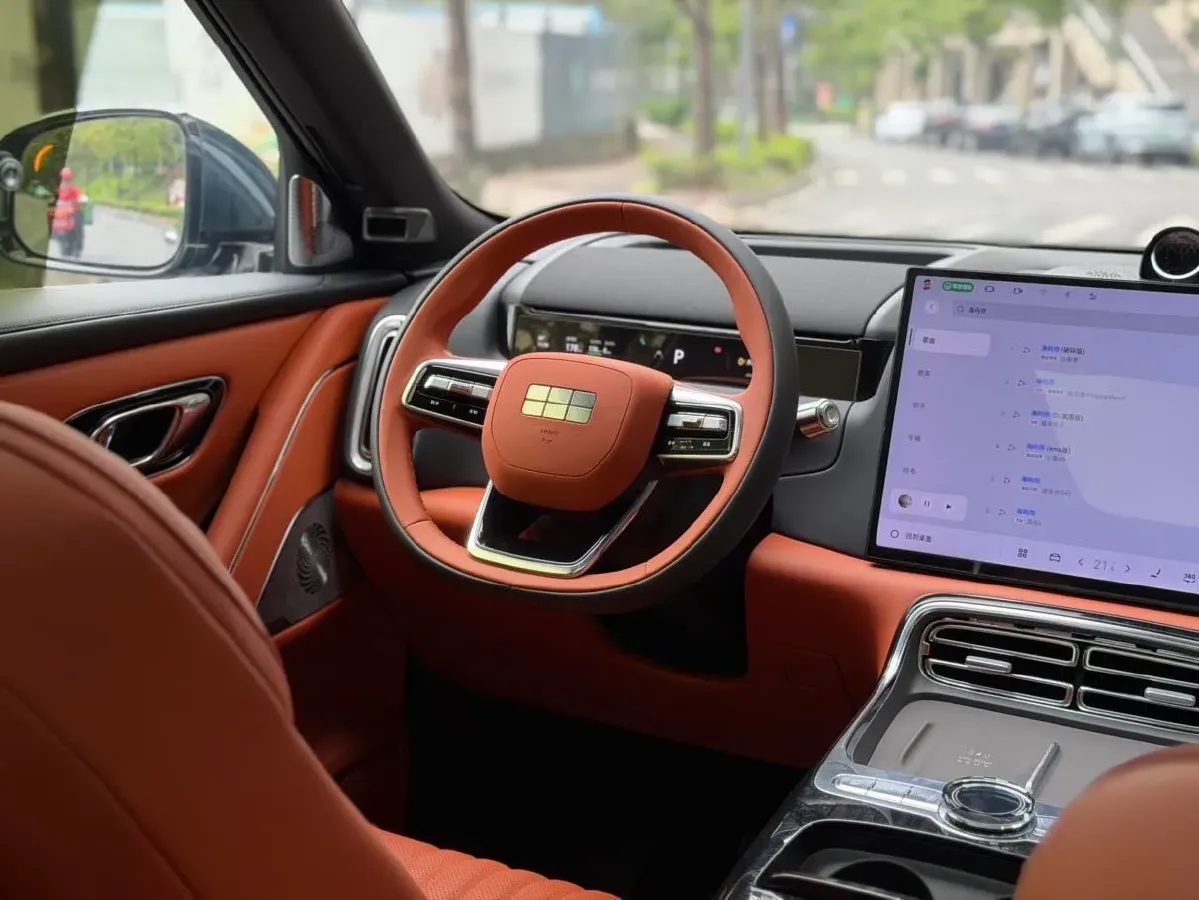 2025 Volkswagen Tiguan L 2.0T 220HP L4 7DCT,autocango,china used car exporter,china ev exporter,chinese used car exporter,chinese used ev exporter