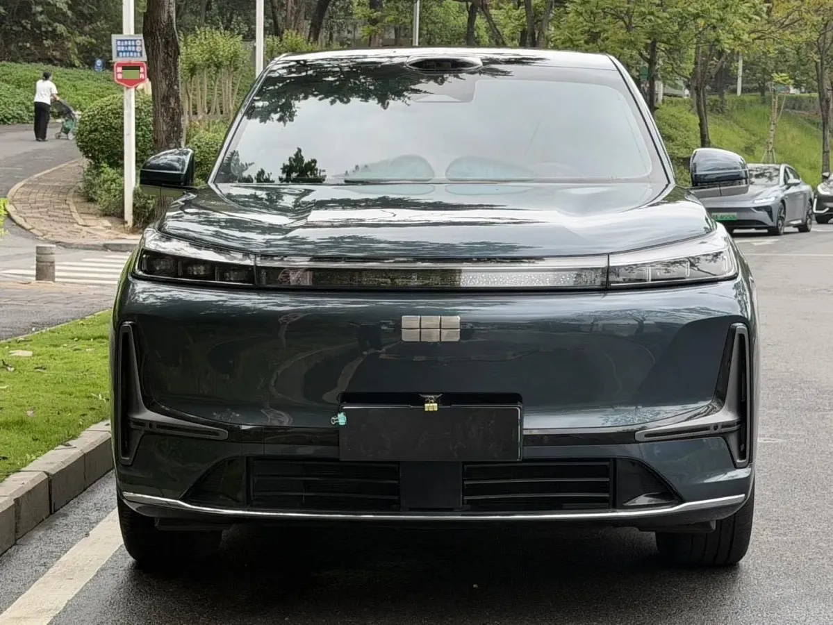 2025 Volkswagen Tiguan L 2.0T 220HP L4 7DCT,autocango,china used car exporter,china ev exporter,chinese used car exporter,chinese used ev exporter