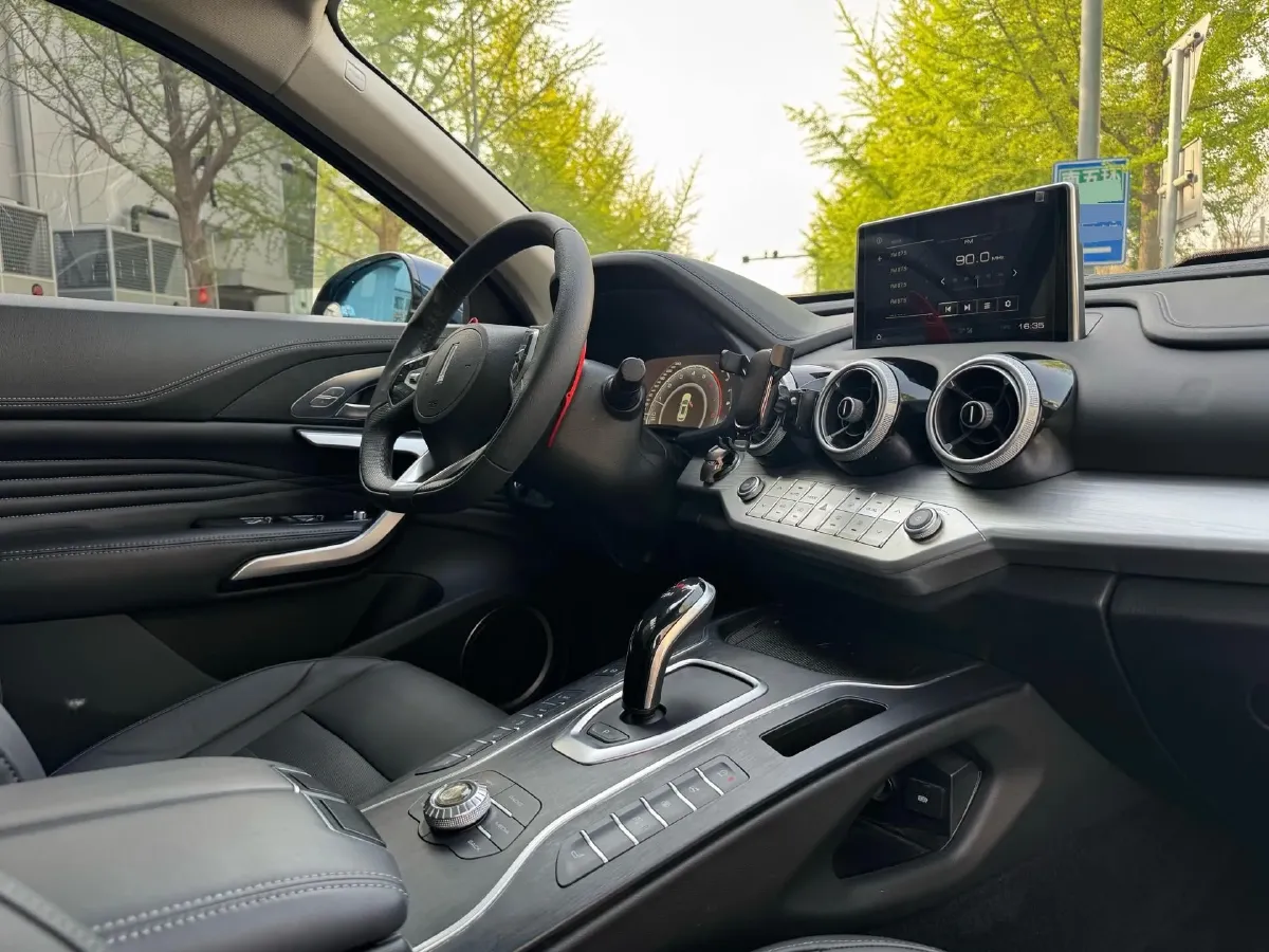 2019 WEY VV7 2.0T 227HP L4 7DCT,autocango,china used car exporter,china ev exporter,chinese used car exporter,chinese used ev exporter