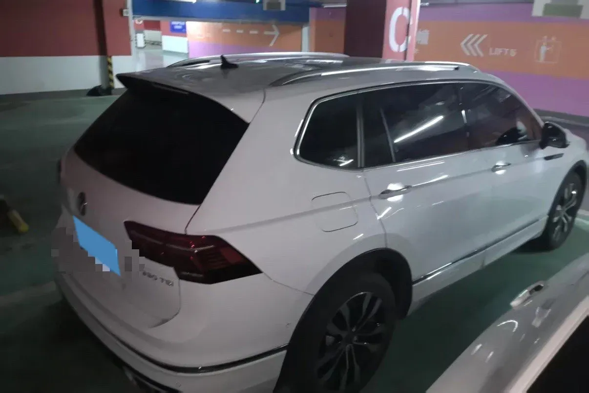 2024 Volkswagen Tiguan L 2.0T 186HP L4 7DCT,autocango,china used car exporter,china ev exporter,chinese used car exporter,chinese used ev exporter