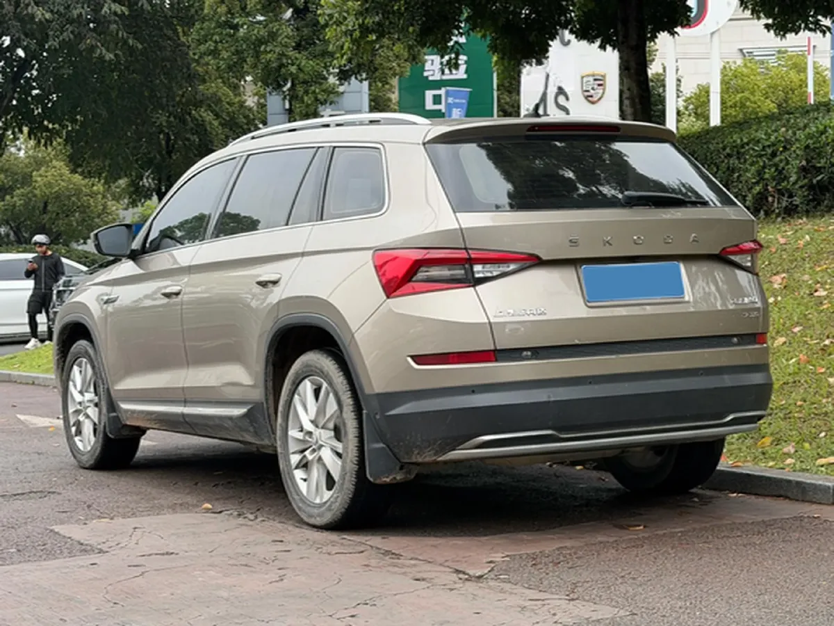 2019 Buick EnvisionPlus 1.5T 169HP L4 7DCT,autocango,china used car exporter,china ev exporter,chinese used car exporter,chinese used ev exporter