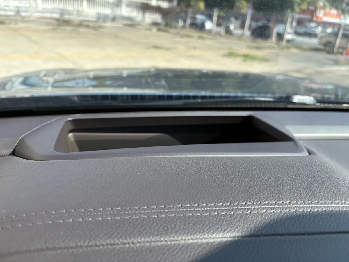 2025 Geely Monjaro 2.0T 238HP L4 8AT,autocango,china used car exporter,china ev exporter,chinese used car exporter,chinese used ev exporter