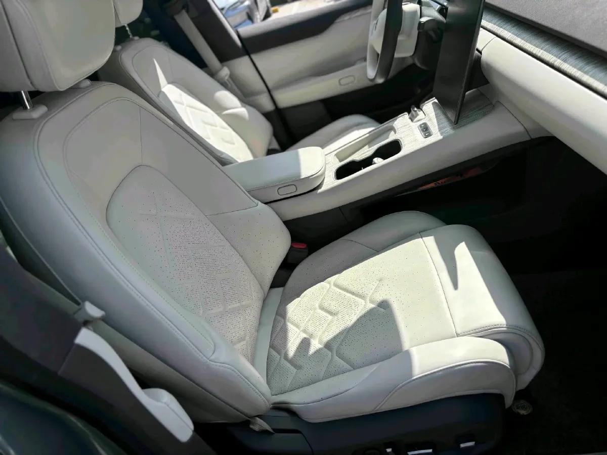 2021 Volkswagen ID.6 Crozz BEV 84.8KWH,autocango,china used car exporter,china ev exporter,chinese used car exporter,chinese used ev exporter