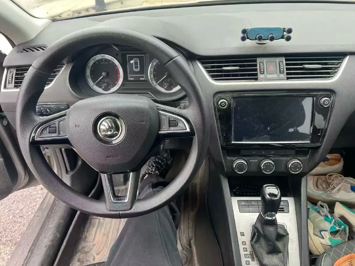 2019 Skoda Octavia 1.5L 116HP L4 6AT,autocango,china used car exporter,china ev exporter,chinese used car exporter,chinese used ev exporter