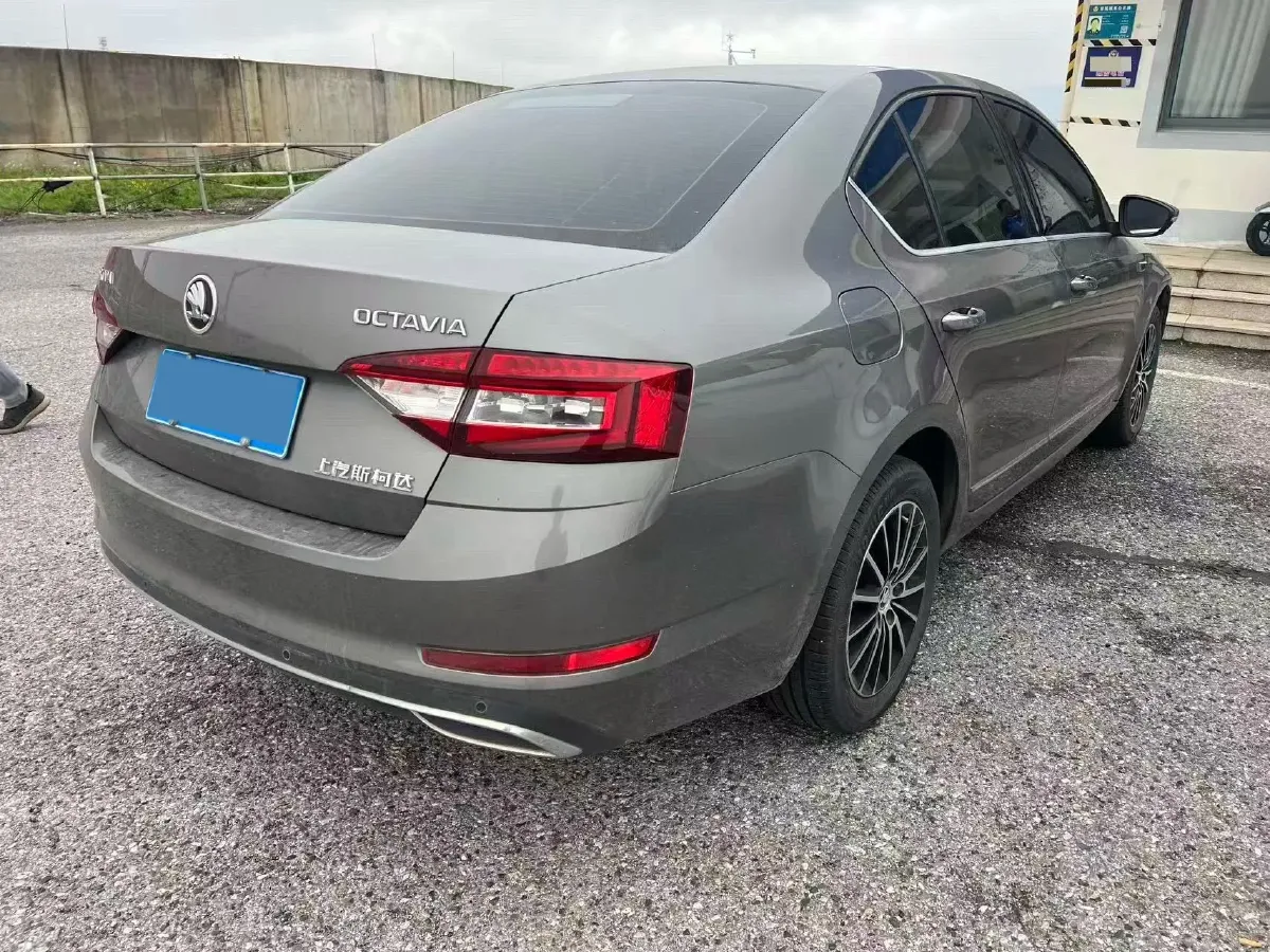 2019 Skoda Octavia 1.5L 116HP L4 6AT,autocango,china used car exporter,china ev exporter,chinese used car exporter,chinese used ev exporter