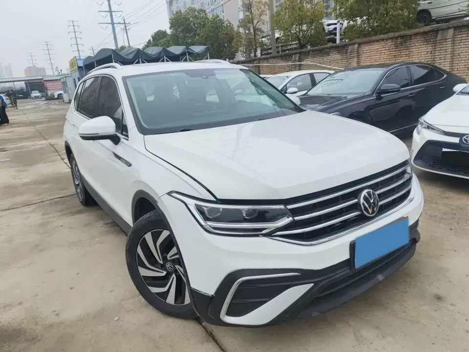 2023 Volkswagen Tiguan L 1.5T 160HP L4 7DCT,autocango,china used car exporter,china ev exporter,chinese used car exporter,chinese used ev exporter