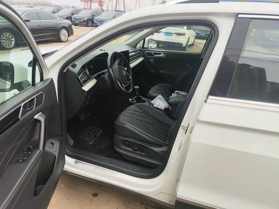 2023 Volkswagen Tiguan L 1.5T 160HP L4 7DCT,autocango,china used car exporter,china ev exporter,chinese used car exporter,chinese used ev exporter