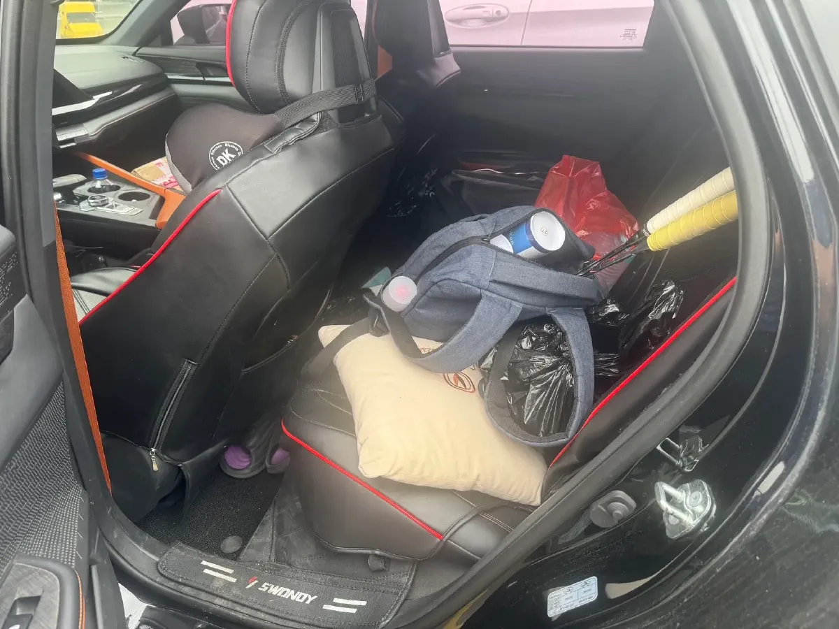 2022 ChangAn UNI-V 1.5T 188HP L4 7DCT,autocango,china used car exporter,china ev exporter,chinese used car exporter,chinese used ev exporter