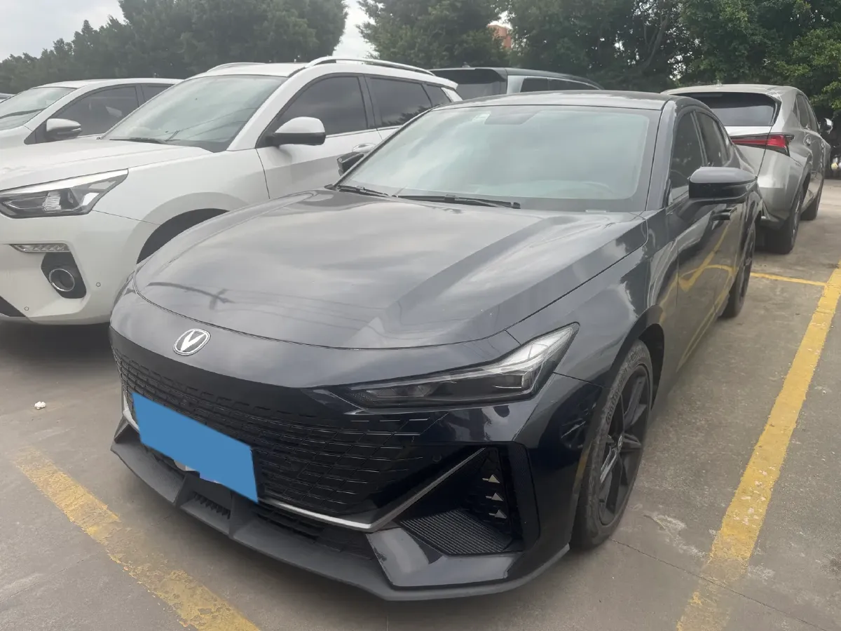 2022 ChangAn UNI-V 1.5T 188HP L4 7DCT,autocango,china used car exporter,china ev exporter,chinese used car exporter,chinese used ev exporter