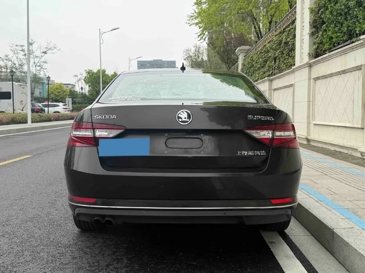 2018 Skoda Superb 1.8T 180HP L4 7DCT,autocango,china used car exporter,china ev exporter,chinese used car exporter,chinese used ev exporter