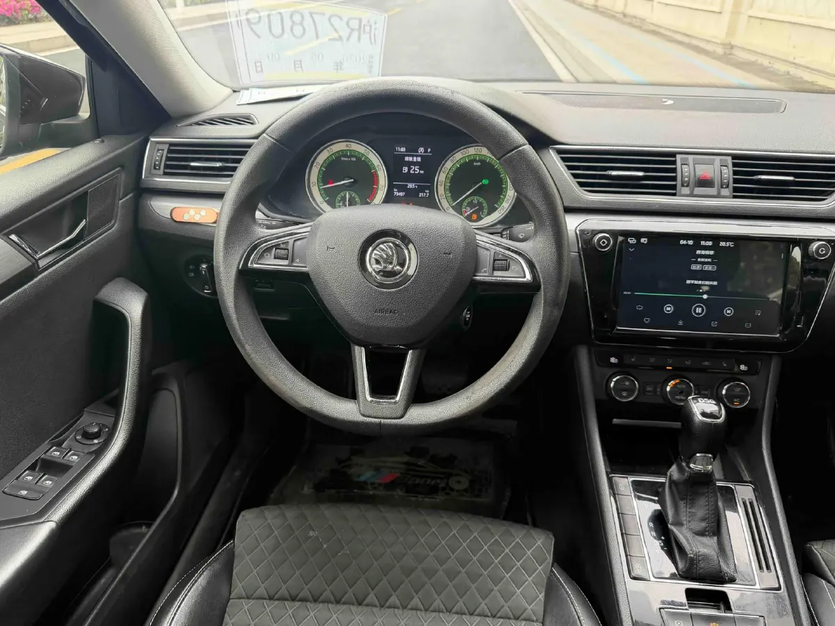 2018 Skoda Superb 1.8T 180HP L4 7DCT,autocango,china used car exporter,china ev exporter,chinese used car exporter,chinese used ev exporter