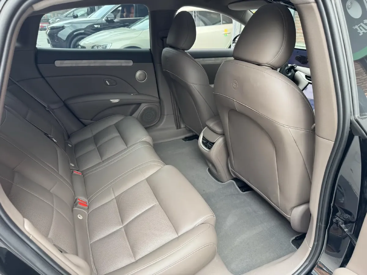 2025 IM L6 BEV,autocango,china used car exporter,china ev exporter,chinese used car exporter,chinese used ev exporter