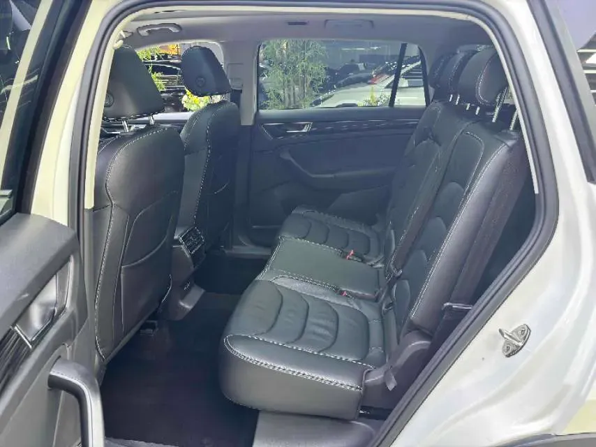 2018 Skoda Kodiak 2.0T 220HP L4 7DCT,autocango,china used car exporter,china ev exporter,chinese used car exporter,chinese used ev exporter