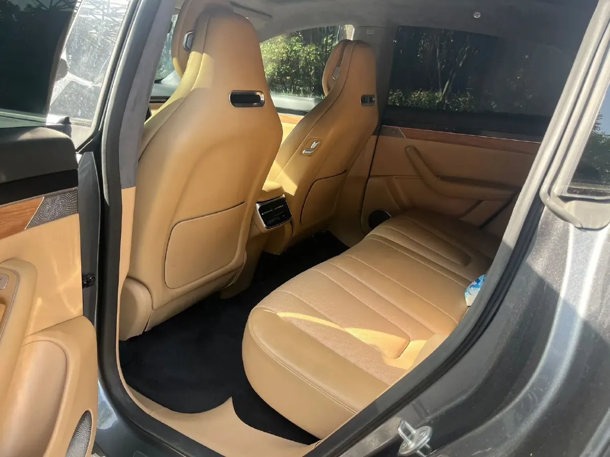 2025 Luxeed R7 REEV 156HP REEV 37KWH,autocango,china used car exporter,china ev exporter,chinese used car exporter,chinese used ev exporter