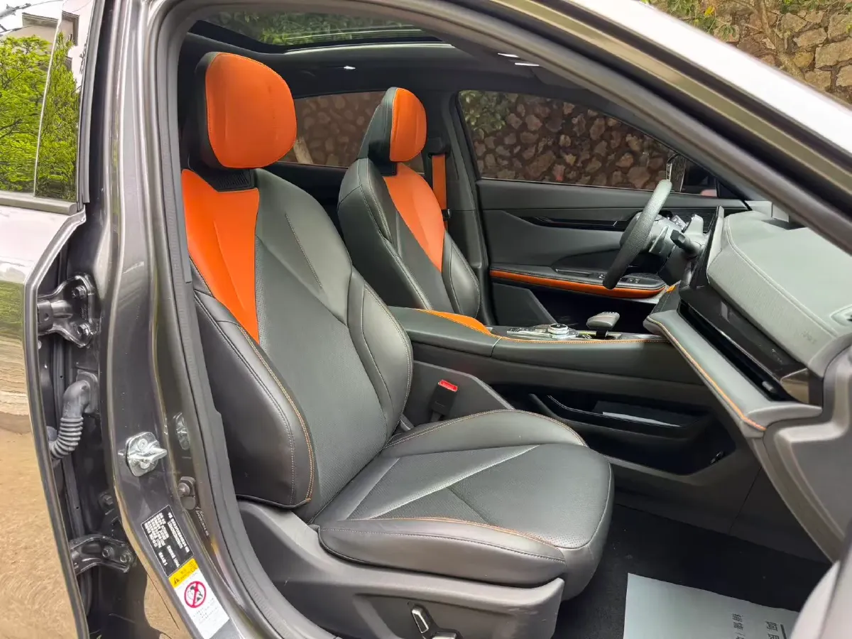 2022 ChangAn UNI-V 1.5T 188HP L4 7DCT,autocango,china used car exporter,china ev exporter,chinese used car exporter,chinese used ev exporter