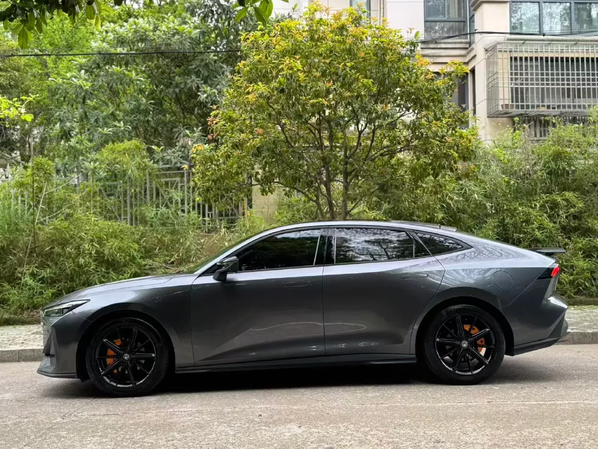 2022 ChangAn UNI-V 1.5T 188HP L4 7DCT,autocango,china used car exporter,china ev exporter,chinese used car exporter,chinese used ev exporter