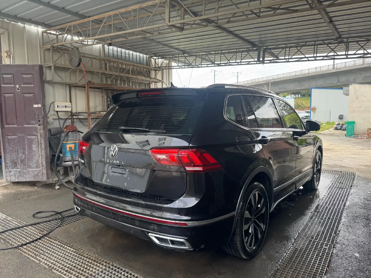 2025 Volkswagen Tiguan L 2.0T 186HP L4 7DCT,autocango,china used car exporter,china ev exporter,chinese used car exporter,chinese used ev exporter