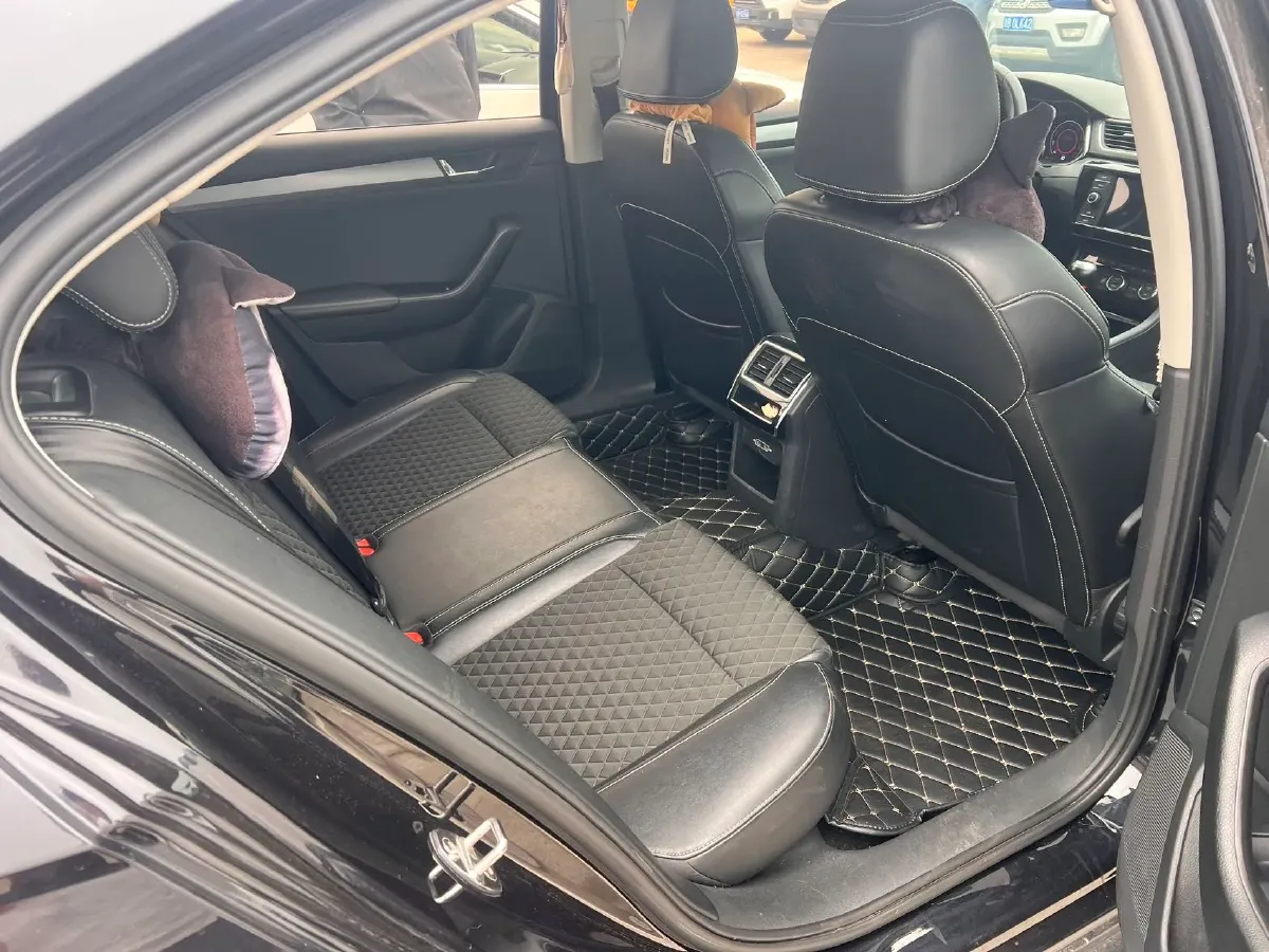 2018 Skoda Superb 1.8T 180HP L4 7DCT,autocango,china used car exporter,china ev exporter,chinese used car exporter,chinese used ev exporter