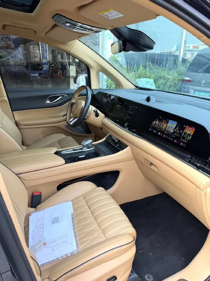 2022 Voyah Dream 1.5T 136HP L4 PHEV 25.57KWH,autocango,china used car exporter,china ev exporter,chinese used car exporter,chinese used ev exporter