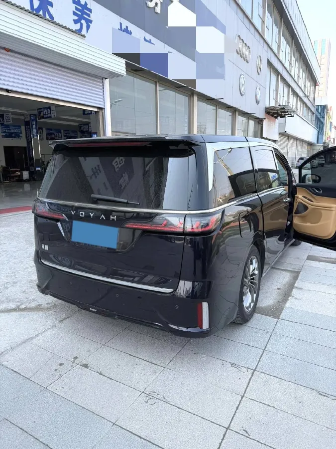 2022 Voyah Dream 1.5T 136HP L4 PHEV 25.57KWH,autocango,china used car exporter,china ev exporter,chinese used car exporter,chinese used ev exporter
