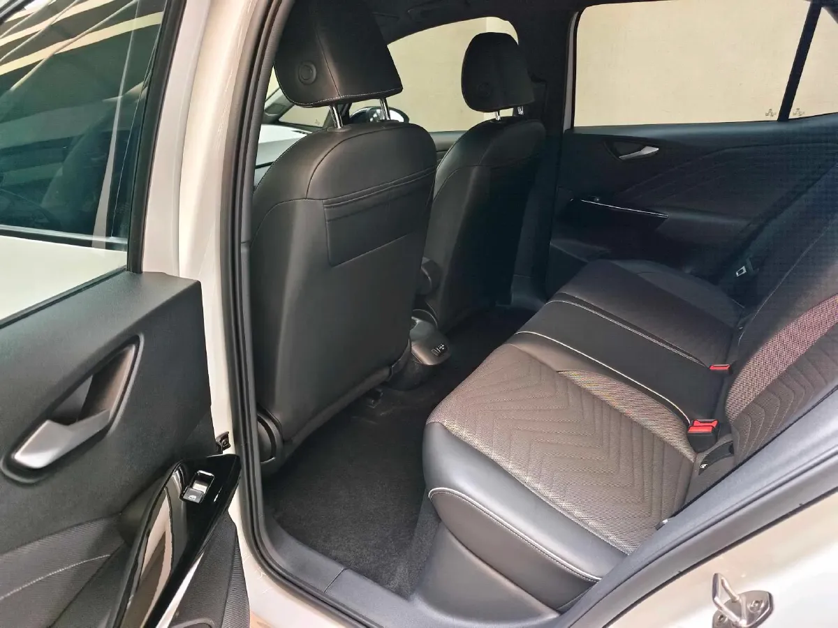 2024 Volkswagen ID.3 BEV 52.8KWH,autocango,china used car exporter,china ev exporter,chinese used car exporter,chinese used ev exporter