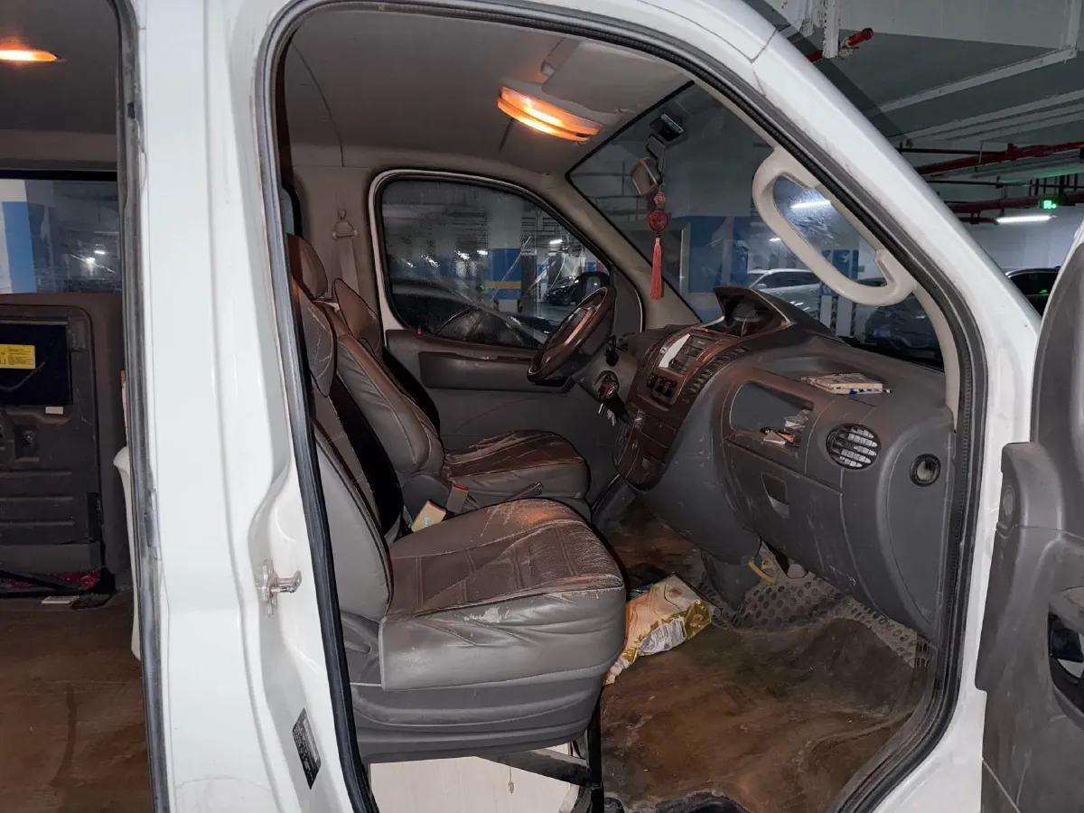 2018 MAXUS XinTu V80 2.5T 136HP L4 6MT,autocango,china used car exporter,china ev exporter,chinese used car exporter,chinese used ev exporter