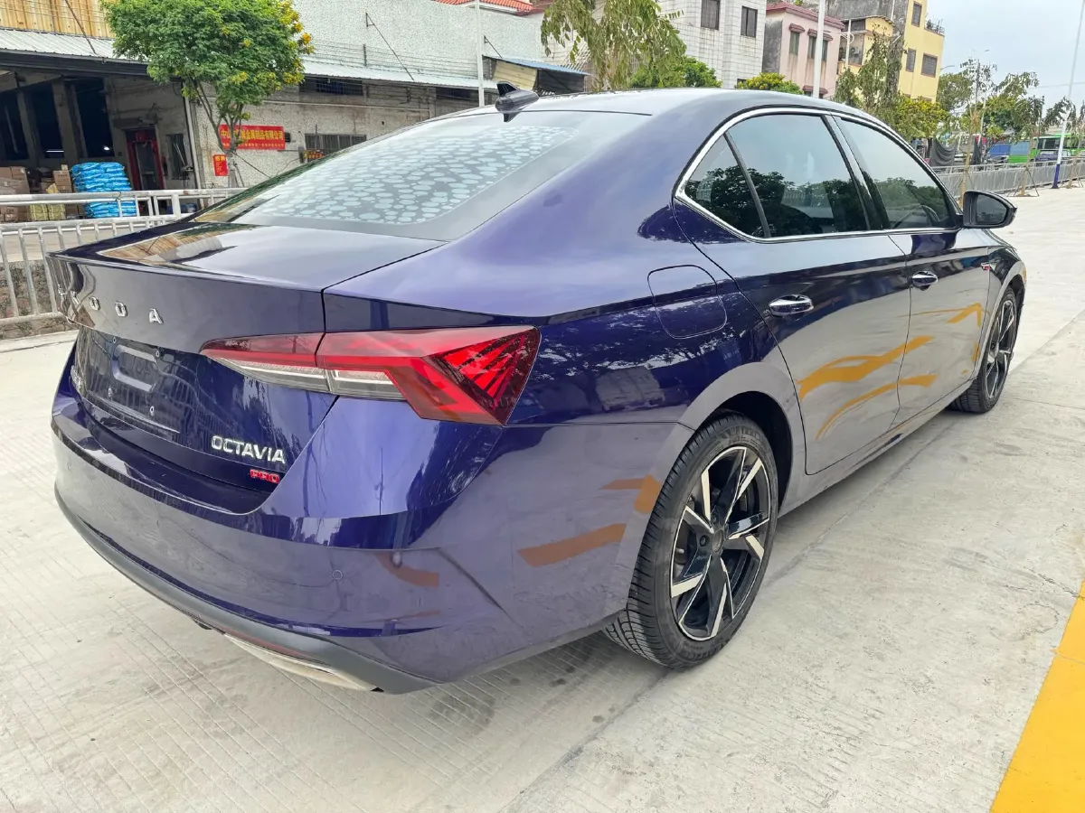 2021 Skoda Octavia 1.4T 150HP L4 7DCT,autocango,china used car exporter,china ev exporter,chinese used car exporter,chinese used ev exporter