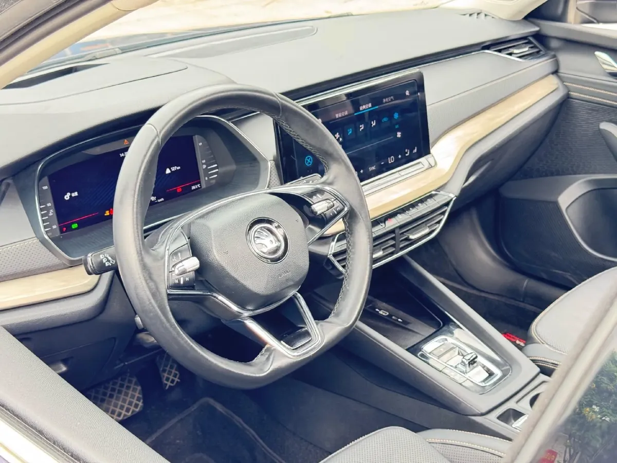 2021 Skoda Octavia 1.4T 150HP L4 7DCT,autocango,china used car exporter,china ev exporter,chinese used car exporter,chinese used ev exporter