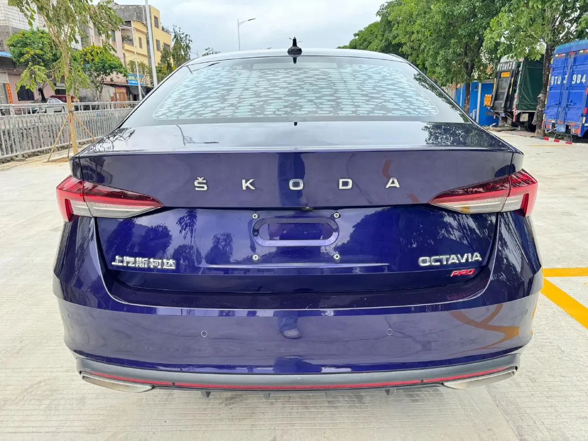 2021 Skoda Octavia 1.4T 150HP L4 7DCT,autocango,china used car exporter,china ev exporter,chinese used car exporter,chinese used ev exporter