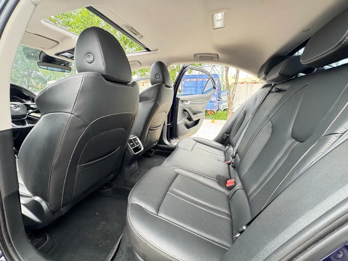 2021 Skoda Octavia 1.4T 150HP L4 7DCT,autocango,china used car exporter,china ev exporter,chinese used car exporter,chinese used ev exporter