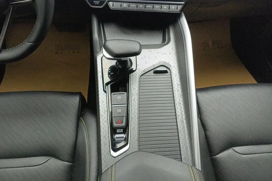 2023 Geely Preface 1.5T 181HP L4 7DCT,autocango,china used car exporter,china ev exporter,chinese used car exporter,chinese used ev exporter