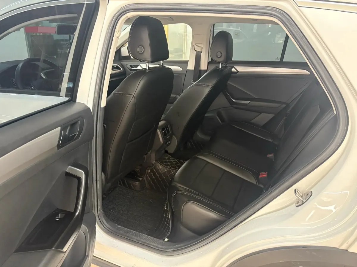 2021 Volkswagen T-Roc 1.4T 150HP L4 7DCT,autocango,china used car exporter,china ev exporter,chinese used car exporter,chinese used ev exporter