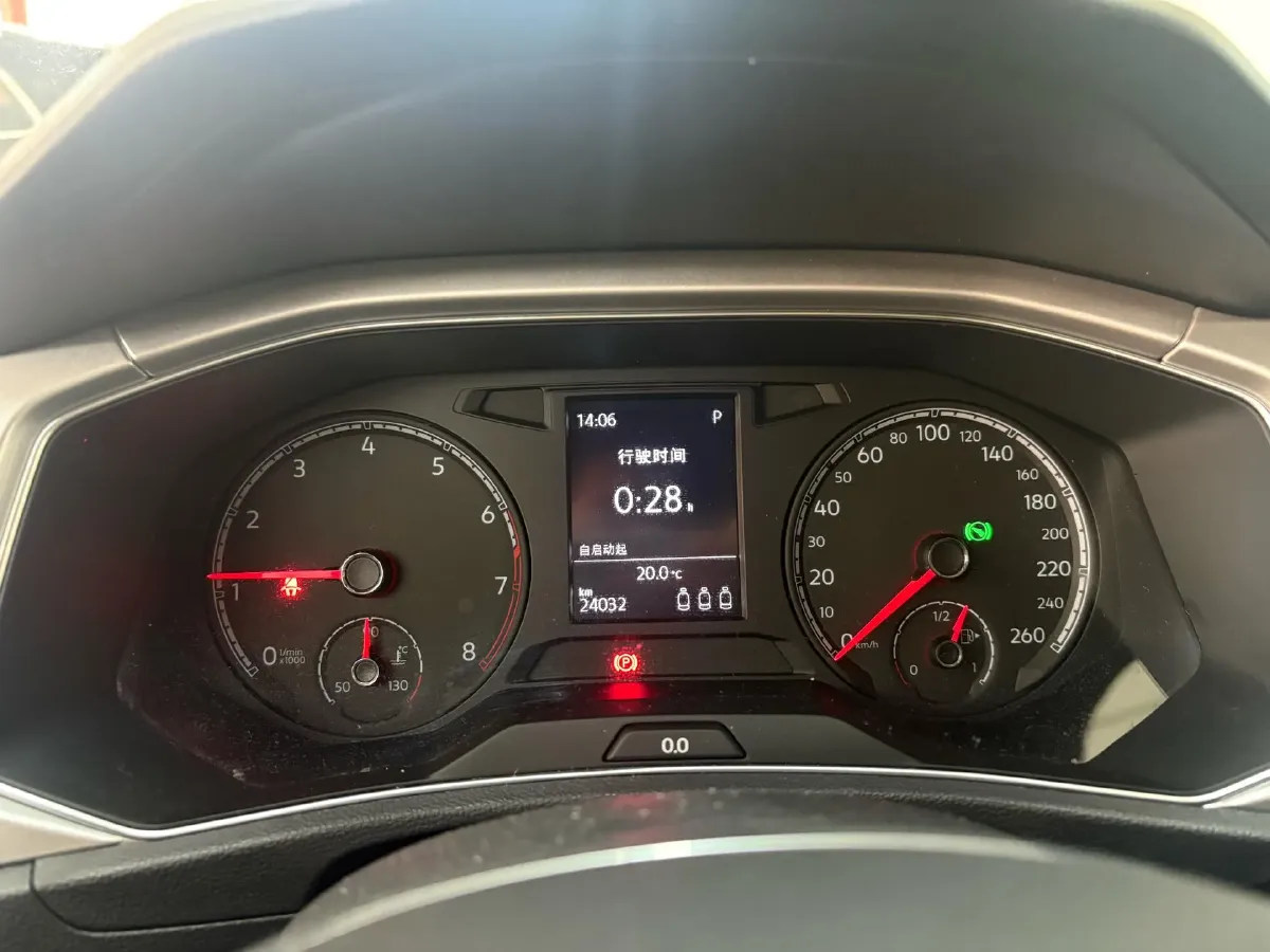 2021 Volkswagen T-Roc 1.4T 150HP L4 7DCT,autocango,china used car exporter,china ev exporter,chinese used car exporter,chinese used ev exporter